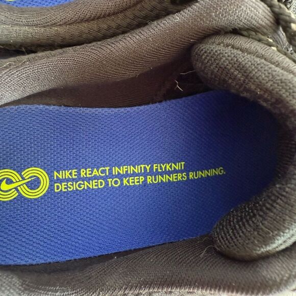 Nike Men's React Infinity Run Flyknit 3 SE Running Shoes - Picture 4 of 8